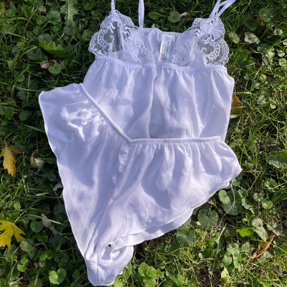 Bluebella White 2 Piece Pyjama Set